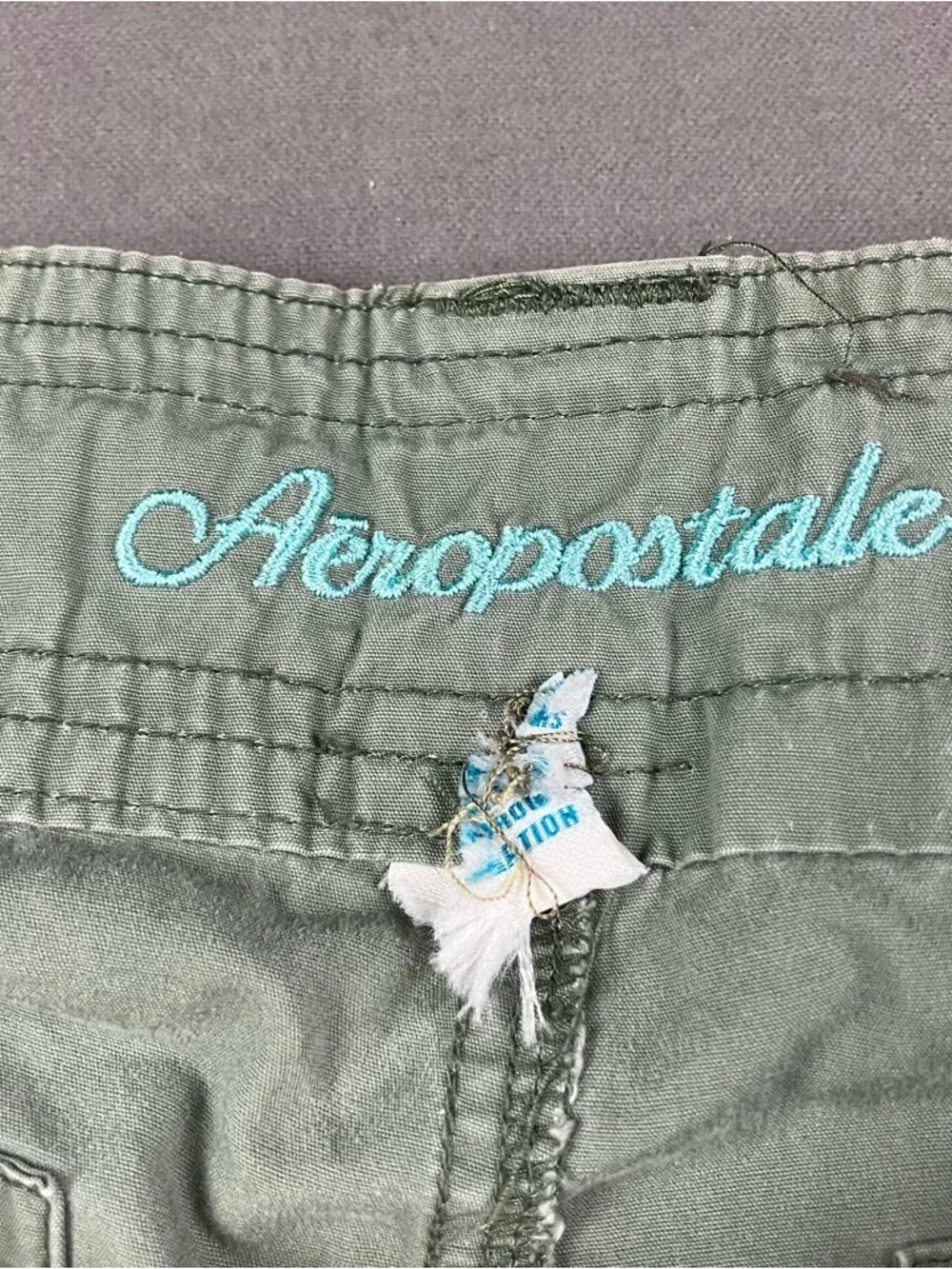 Y2K Aeropostale Women’s Cargo Capri Pants Size 11/12? Green Embroidered Flowers - Picture 7 of 14